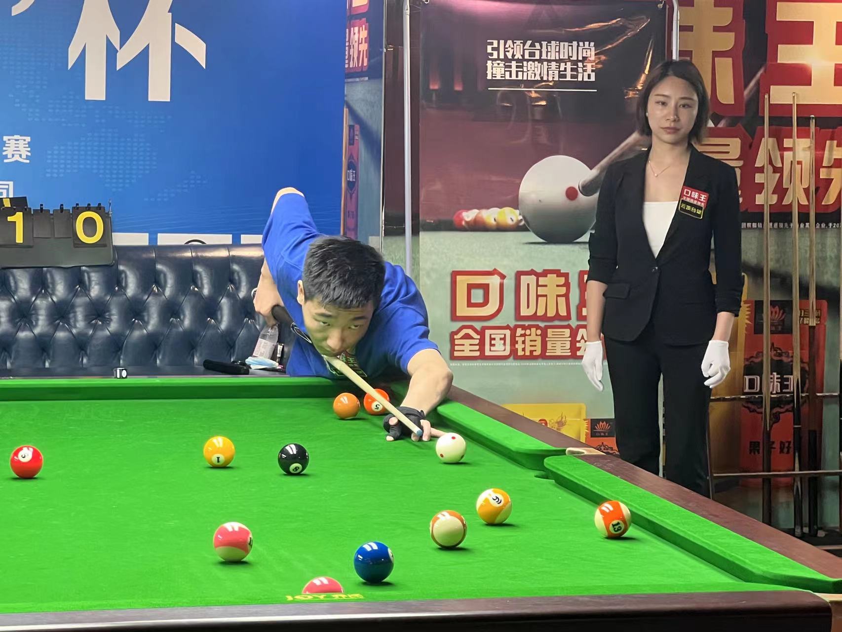 在首轮比赛 在首轮比赛