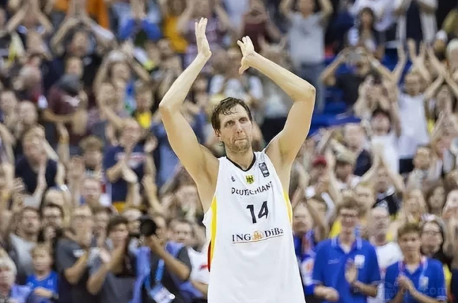 届比赛中多 届比赛中多