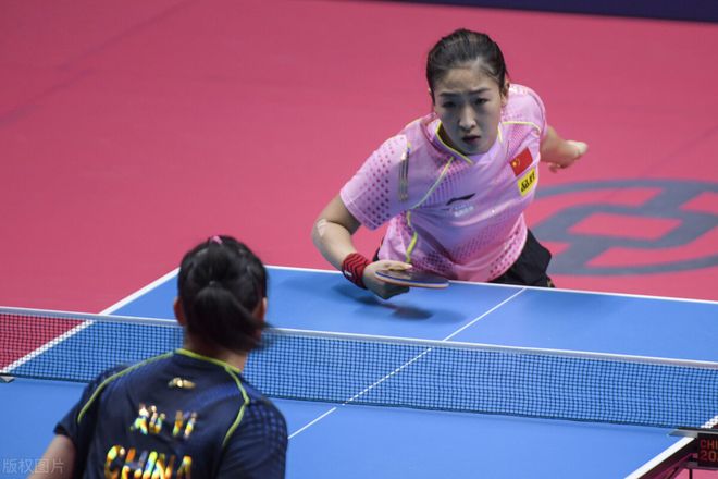 确实扮演了 确实扮演了